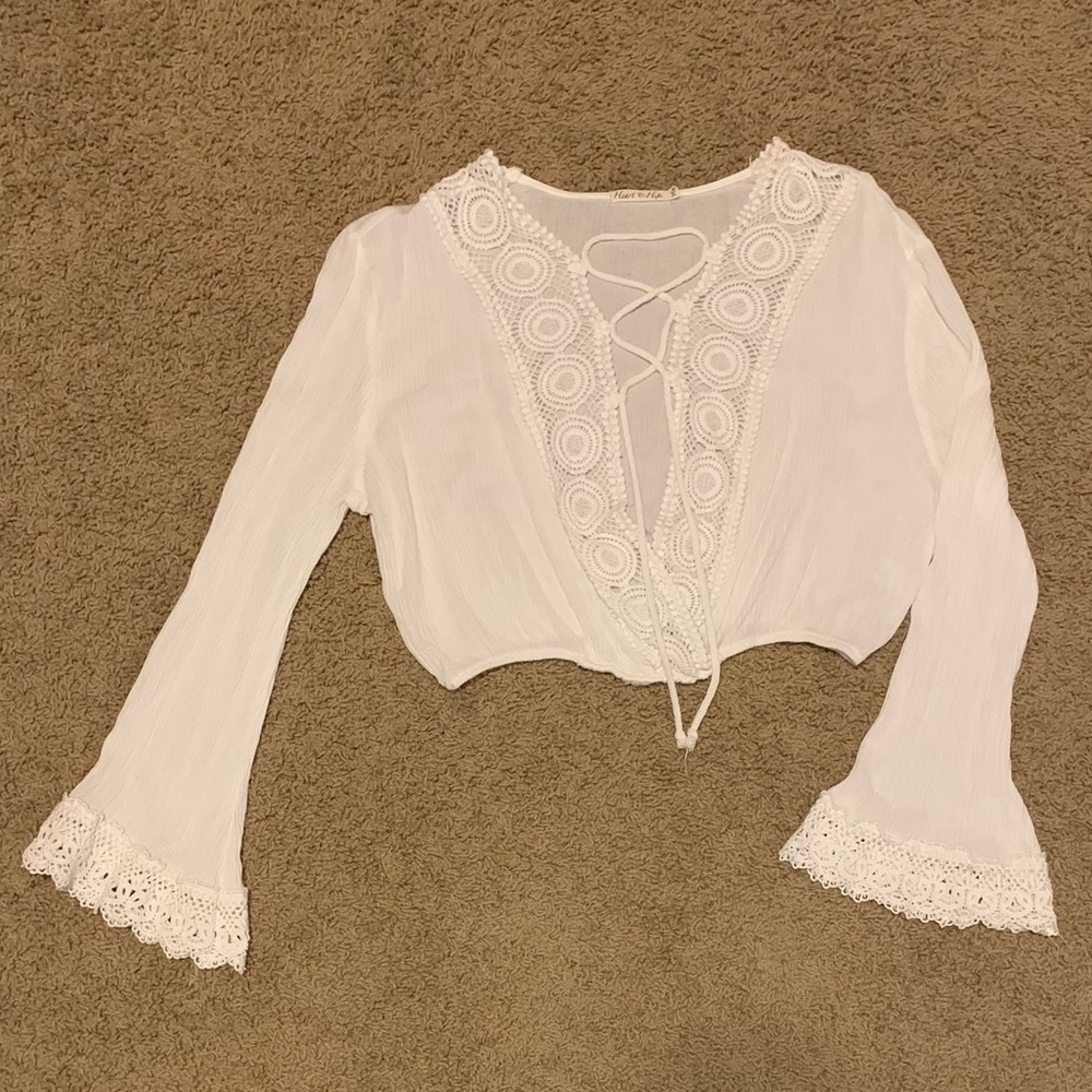 Cropped boho laced LS top